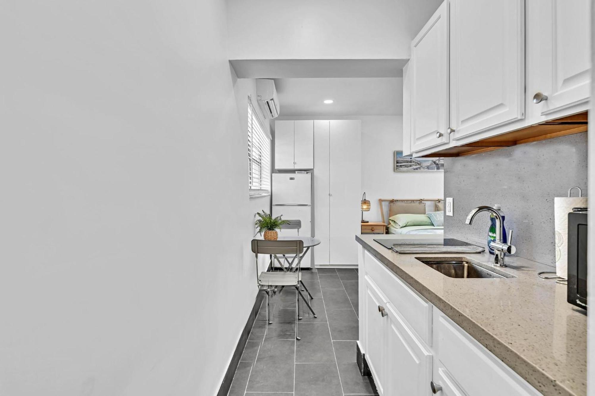 Beachfront & Pool Near Marriott Hollywood Beach Экстерьер фото