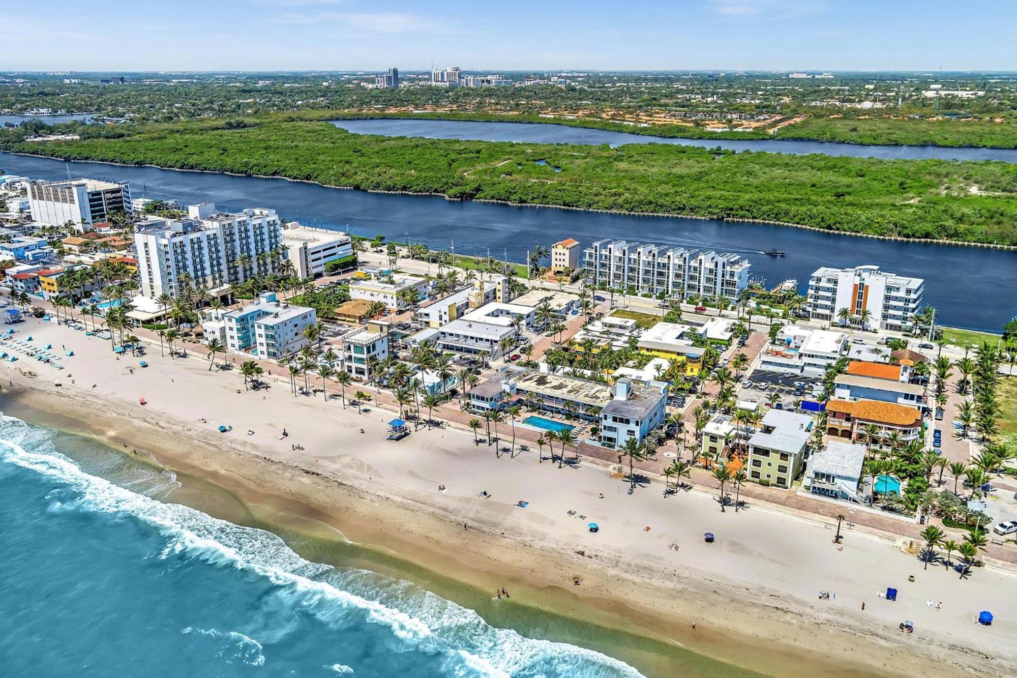 Beachfront & Pool Near Marriott Hollywood Beach Экстерьер фото