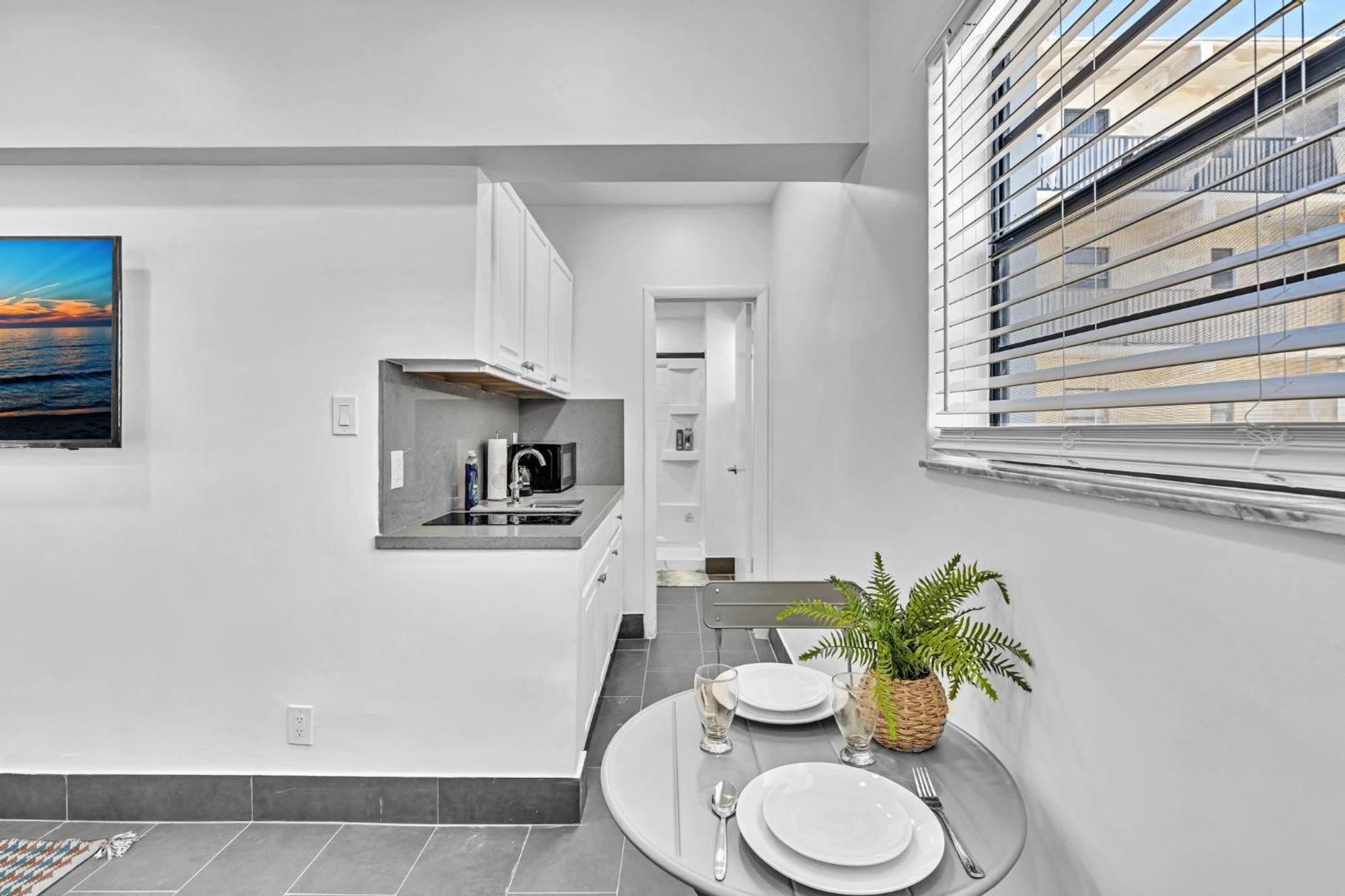 Beachfront & Pool Near Marriott Hollywood Beach Экстерьер фото