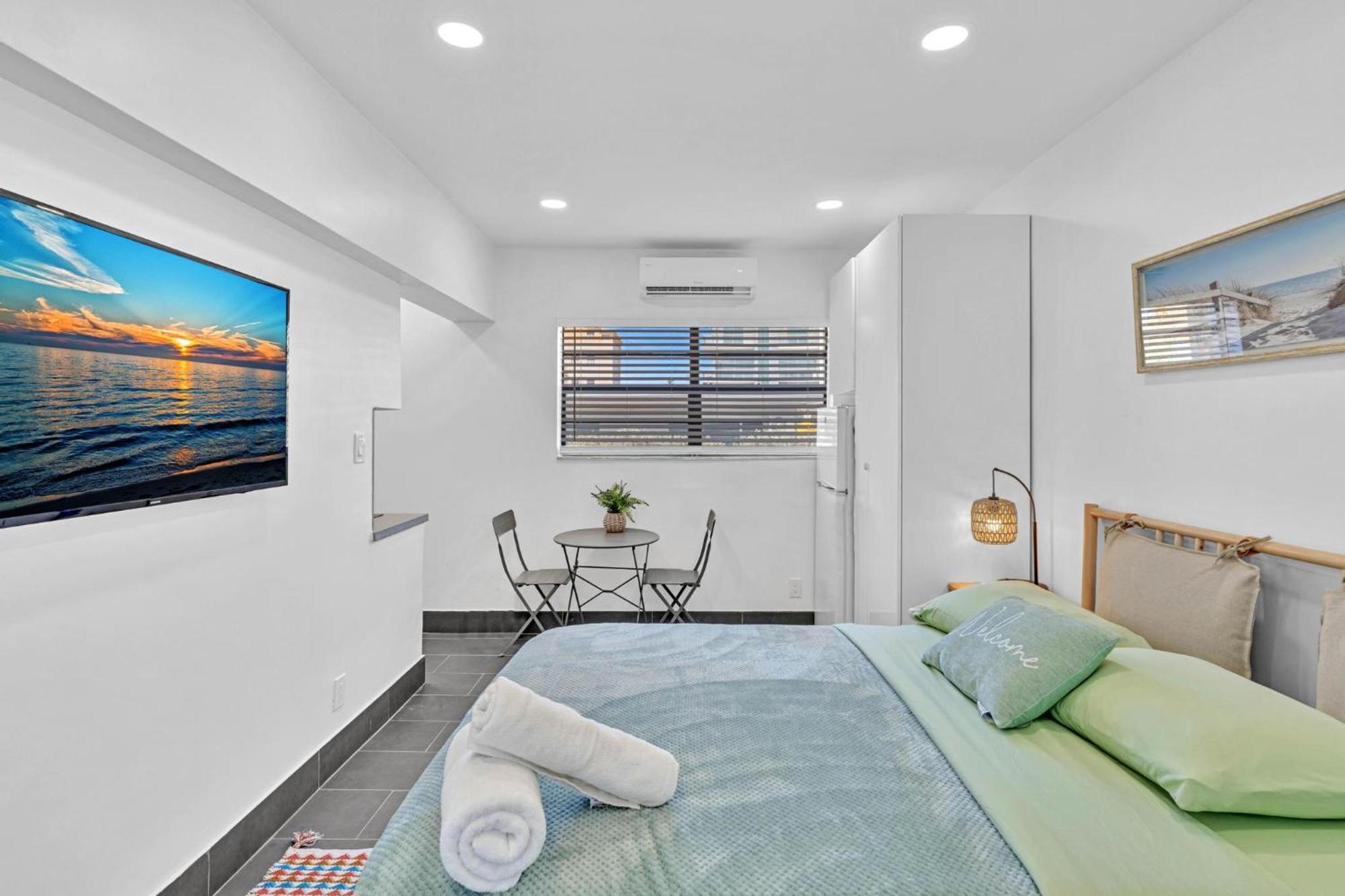 Beachfront & Pool Near Marriott Hollywood Beach Экстерьер фото