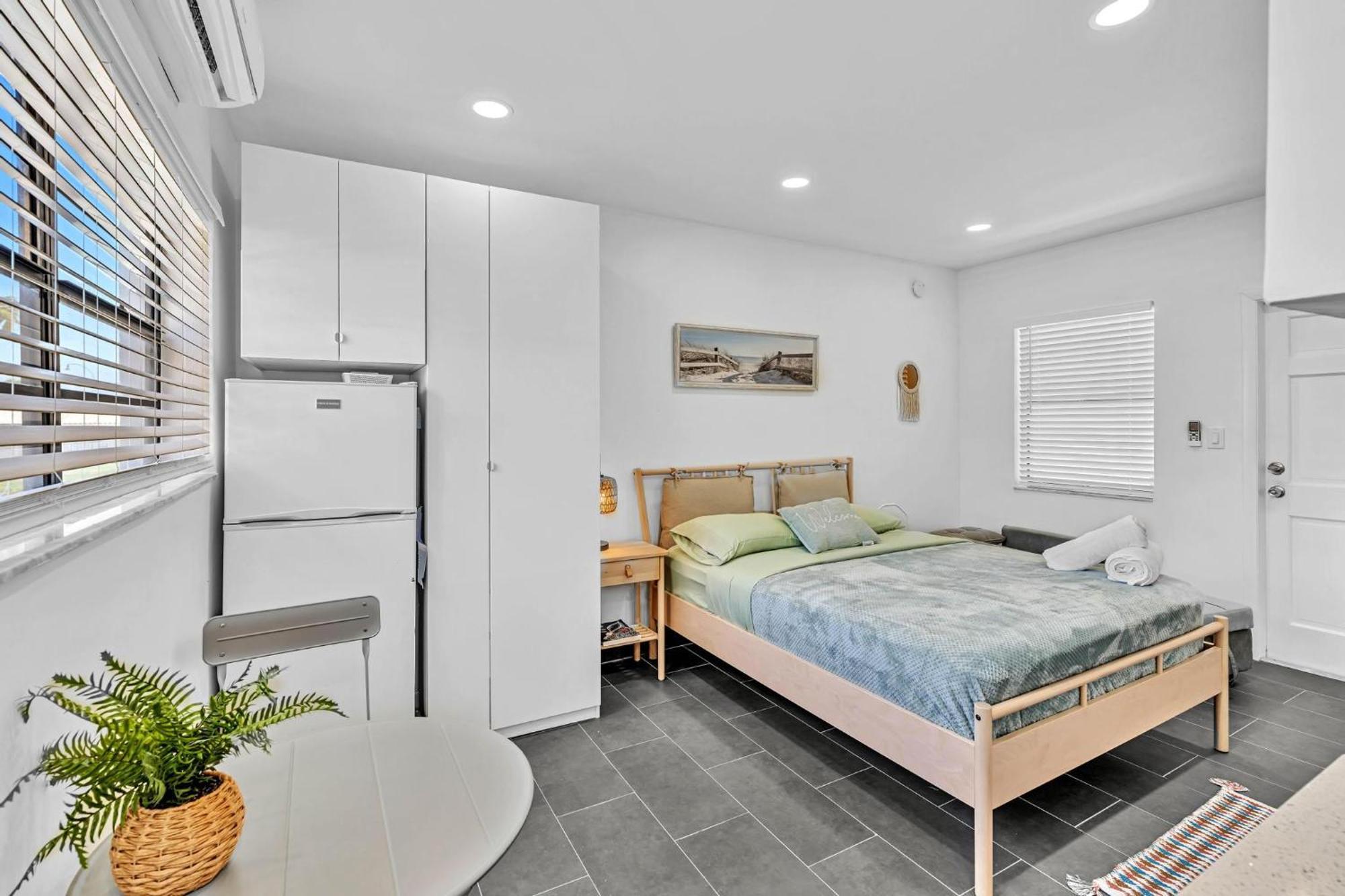 Beachfront & Pool Near Marriott Hollywood Beach Экстерьер фото